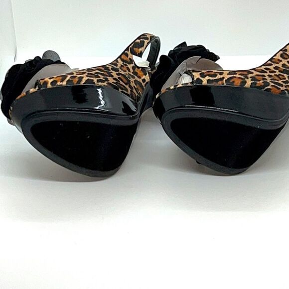 Delicious Leopard Print Sling Back Peep Toe High Heel Stiletto Pumps. Size 8.5 - Picture 8 of 8